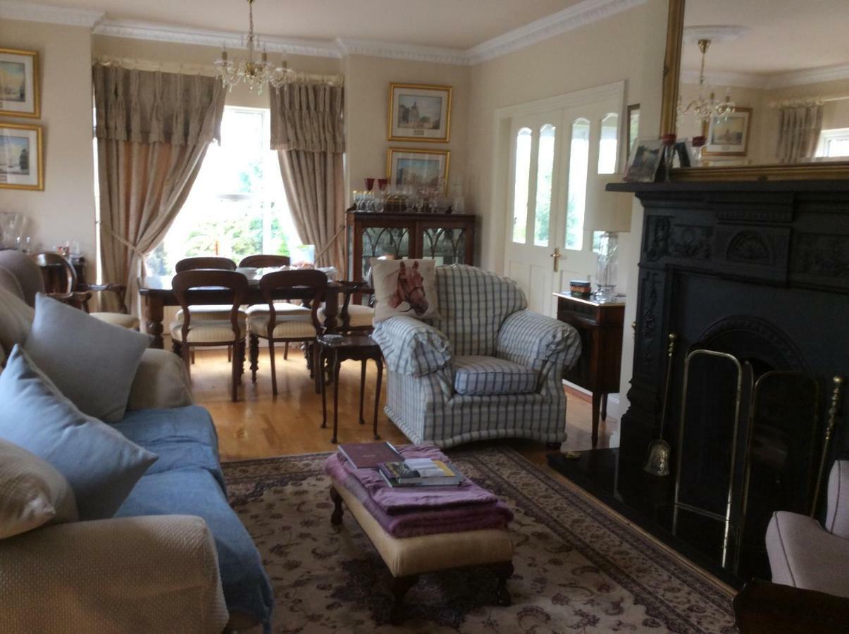 Keyfield House Bed & Breakfast มัลลิงการ์ ภายนอก รูปภาพ