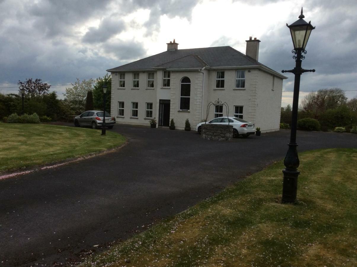 Keyfield House Bed & Breakfast มัลลิงการ์ ภายนอก รูปภาพ